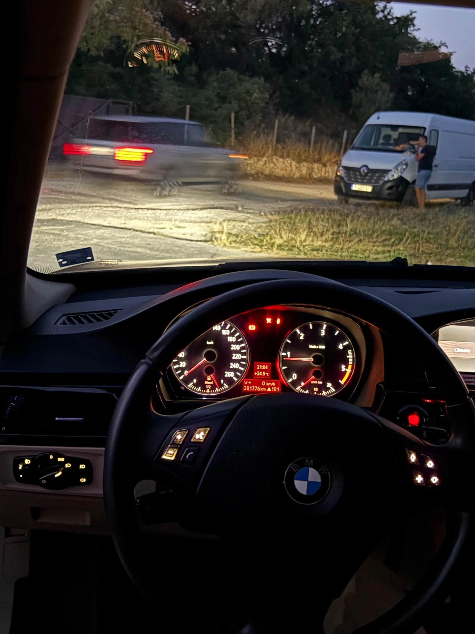 BMW 320, снимка 13 - Автомобили и джипове - 55450556