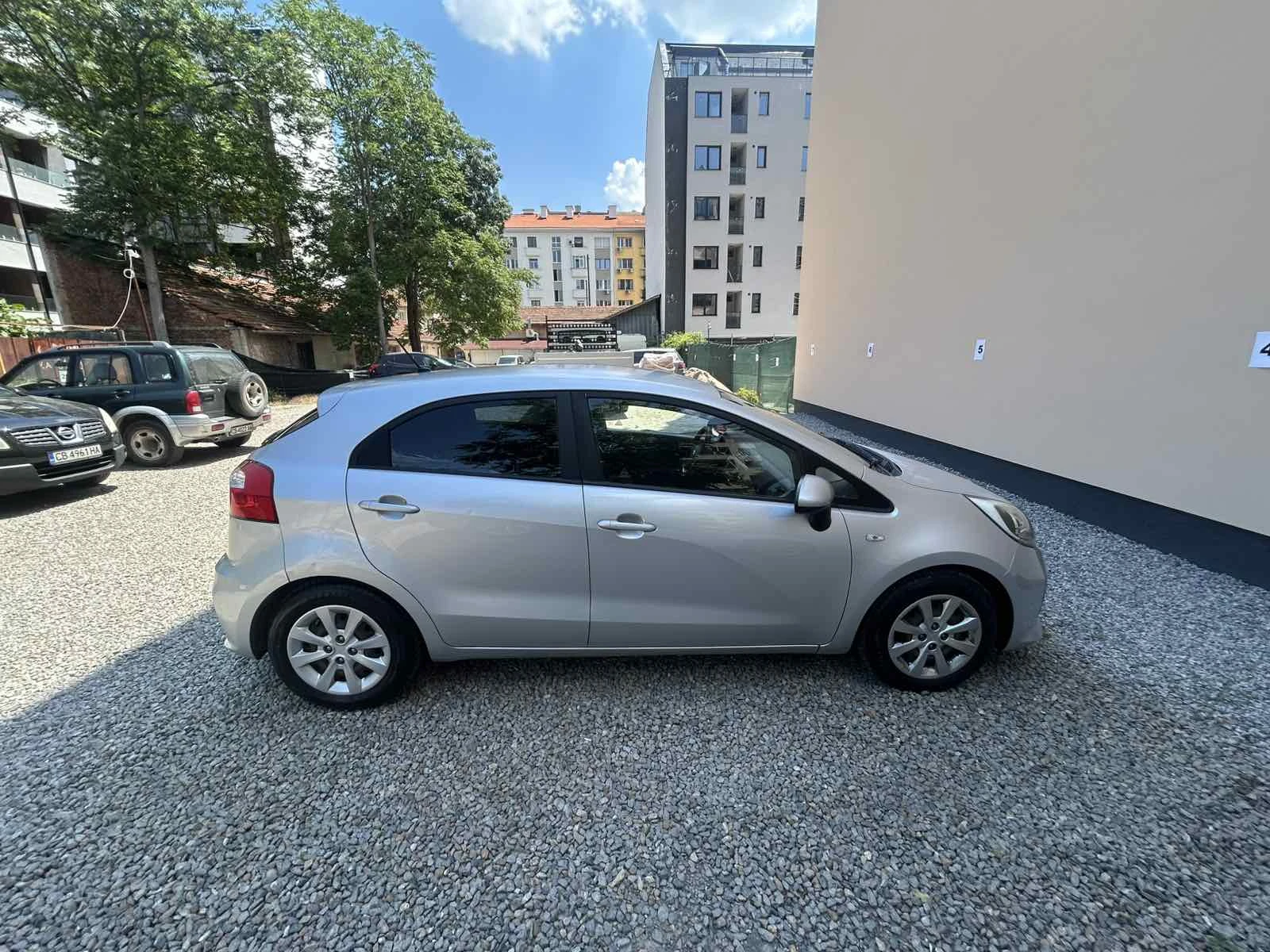 Kia Rio 1.2, снимка 3 - Автомобили и джипове - 55478040