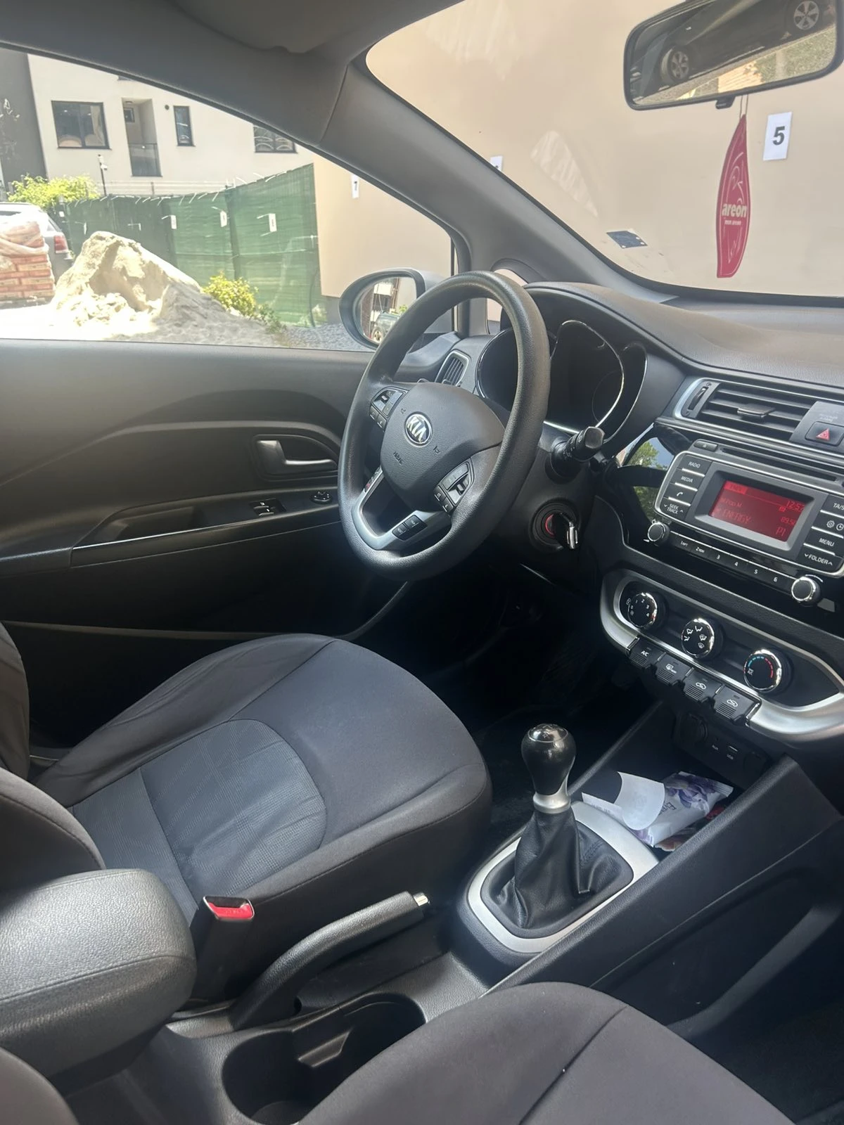 Kia Rio 1.2, снимка 6 - Автомобили и джипове - 55478040
