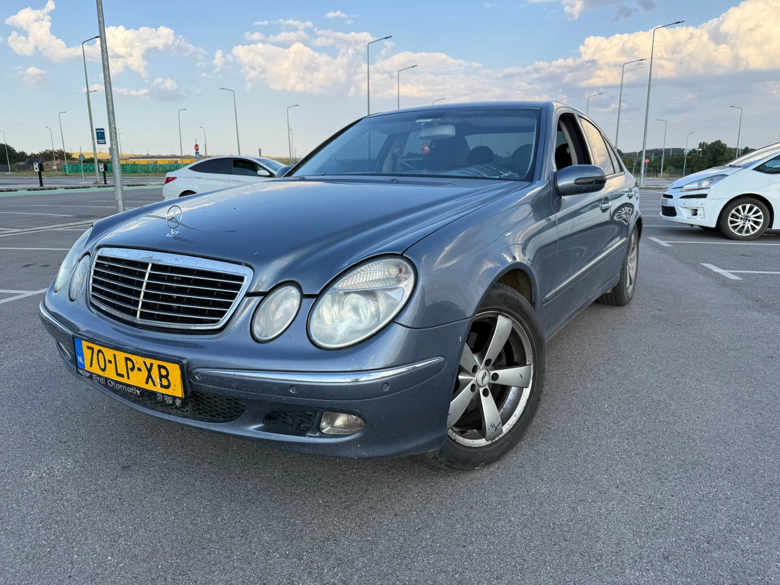 Mercedes-Benz E 270, снимка 13 - Автомобили и джипове - 55599211