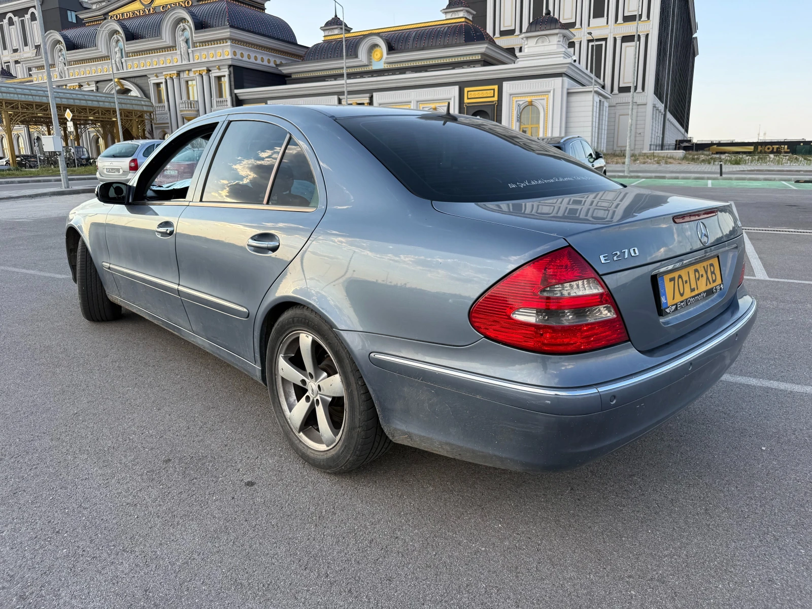 Mercedes-Benz E 270, снимка 5 - Автомобили и джипове - 55599211