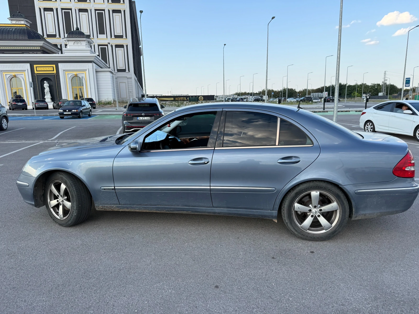 Mercedes-Benz E 270, снимка 3 - Автомобили и джипове - 55599211