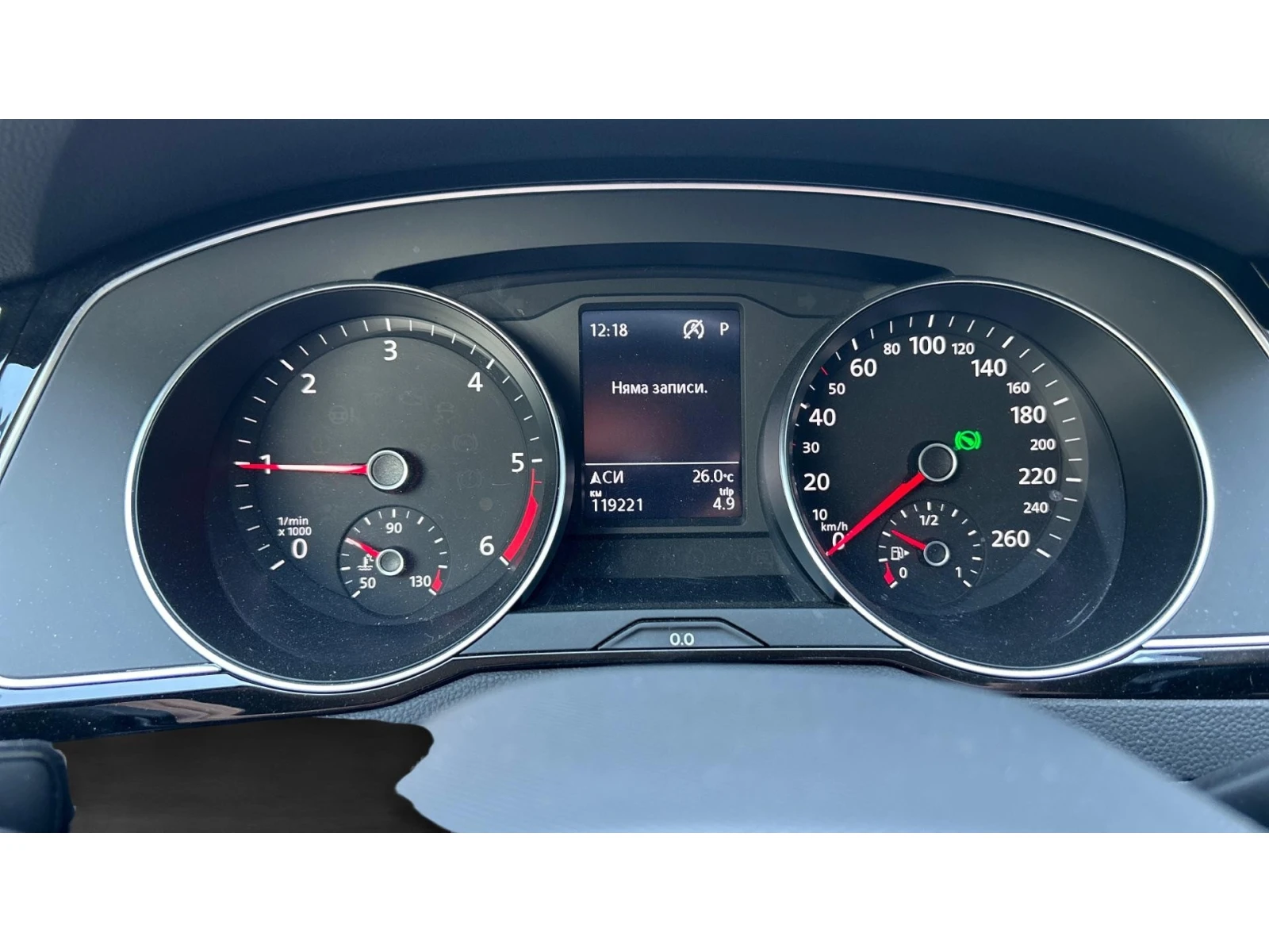 VW Passat 2. 0 TDi DSG SCR, Месечна вноска от 255  , снимка 14 - Автомобили и джипове - 55928137