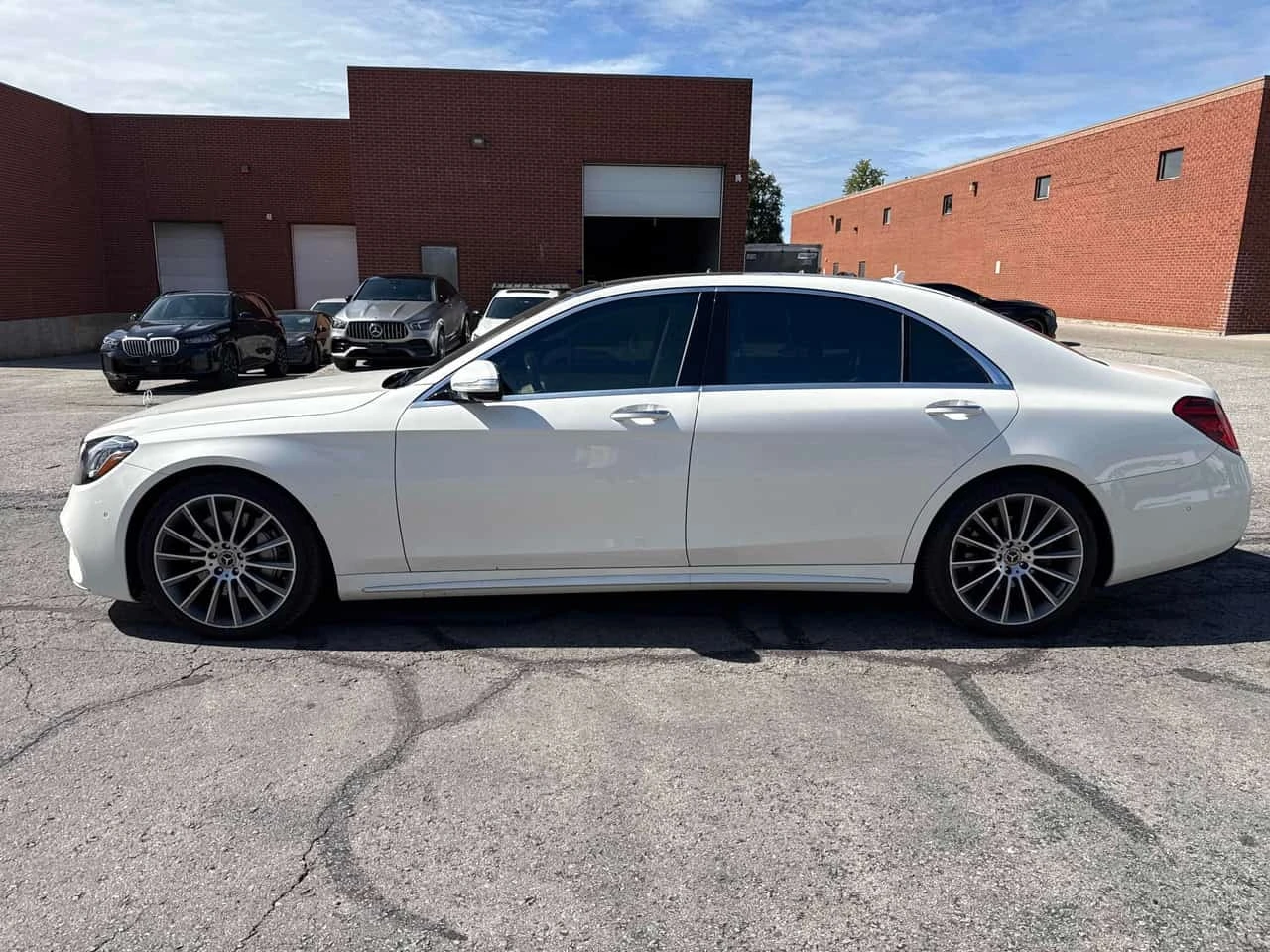 Mercedes-Benz S 560 * CARFAX * , снимка 2 - Автомобили и джипове - 56177032