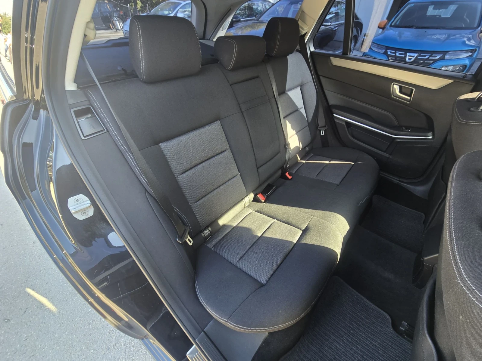 Mercedes-Benz E 200 CDI EXCLUSIVE , снимка 15 - Автомобили и джипове - 56314126
