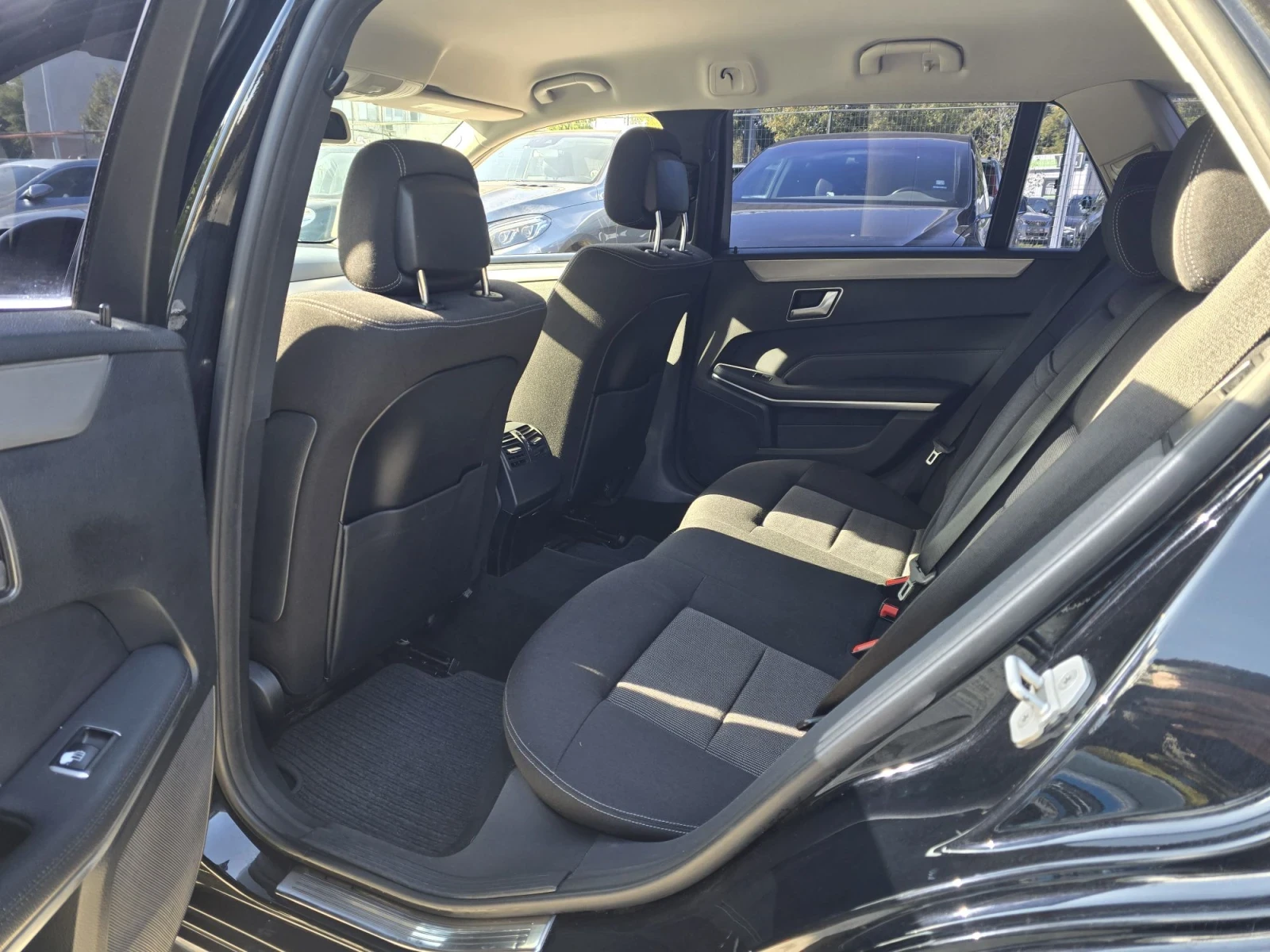 Mercedes-Benz E 200 CDI EXCLUSIVE , снимка 12 - Автомобили и джипове - 56314126