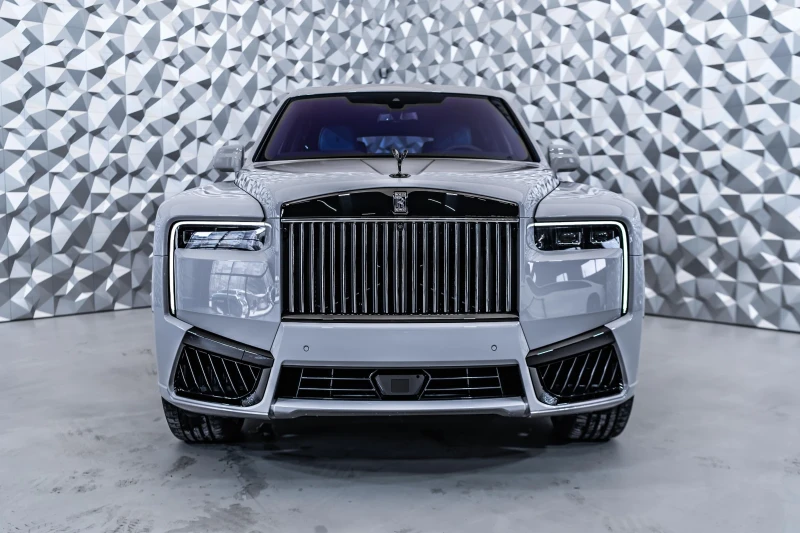 Rolls-Royce Cullinan Black Badge, снимка 1 - Автомобили и джипове - 49075178