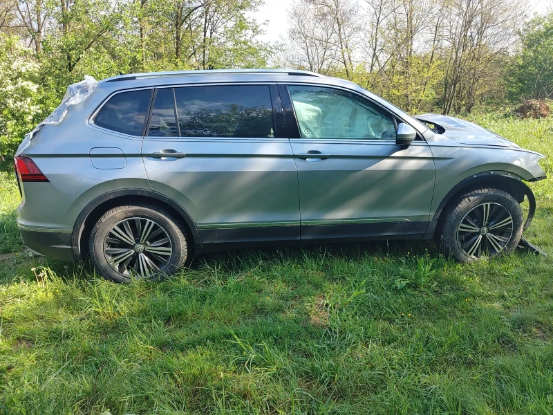 VW Tiguan Allspace R-Line 2.0 TSI, снимка 9 - Автомобили и джипове - 52270382