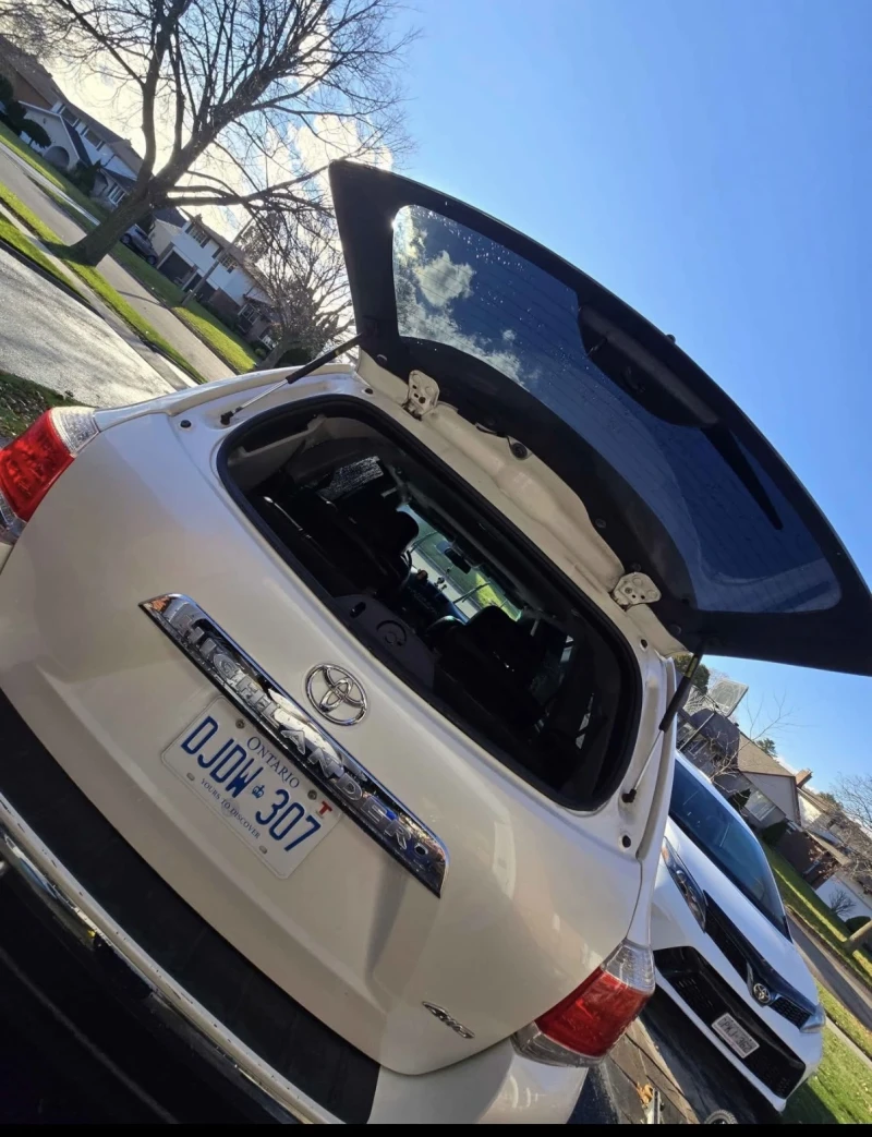 Toyota Highlander AWD * * КАМЕРА * * CARFAX * * , снимка 5 - Автомобили и джипове - 53240154