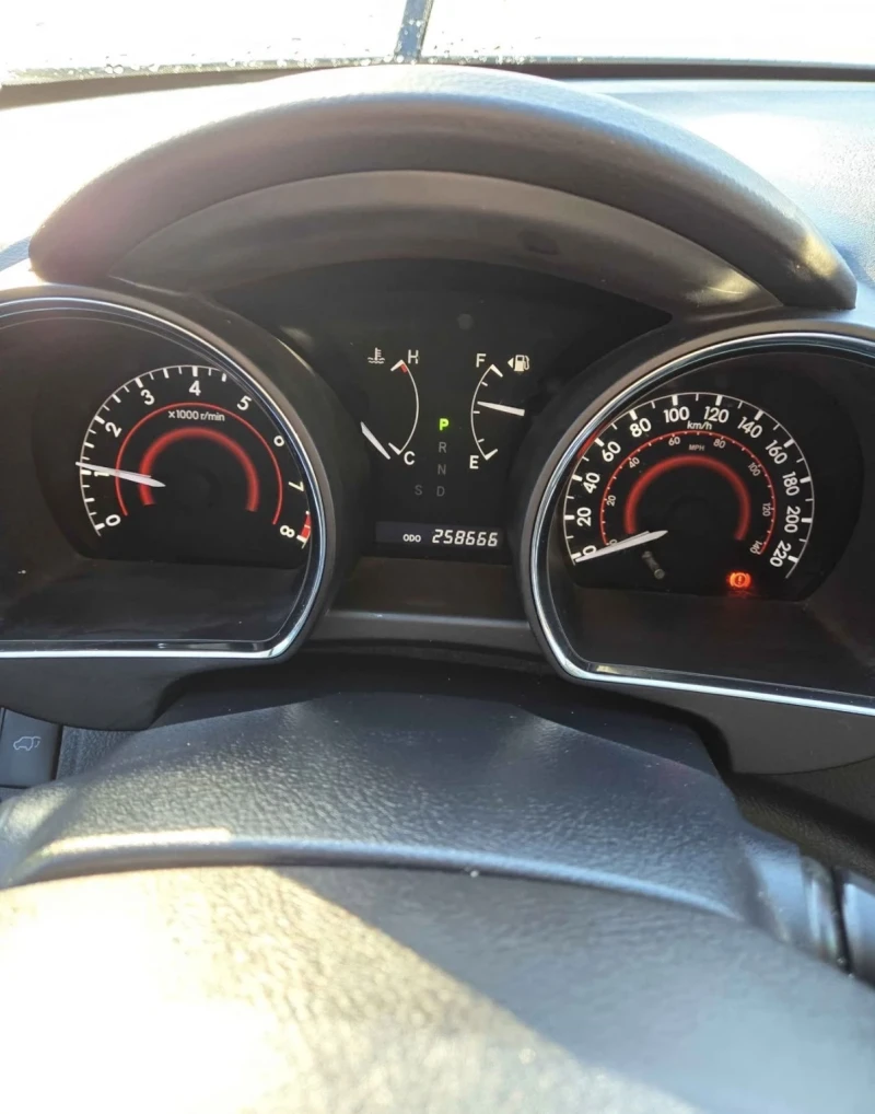 Toyota Highlander AWD * * КАМЕРА * * CARFAX * * , снимка 9 - Автомобили и джипове - 53240154