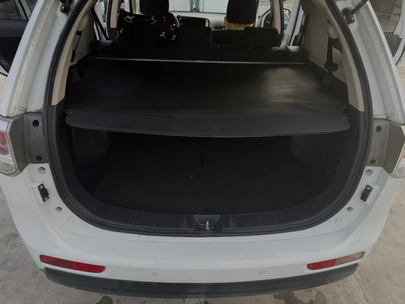 Mitsubishi Outlander 2.0, снимка 10 - Автомобили и джипове - 53508783