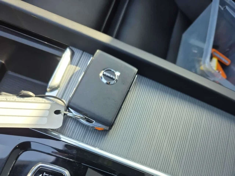 Volvo XC60 Recharge T8 Ultimate * Head-Up * 360  * KEYLESS * , снимка 10 - Автомобили и джипове - 53562065