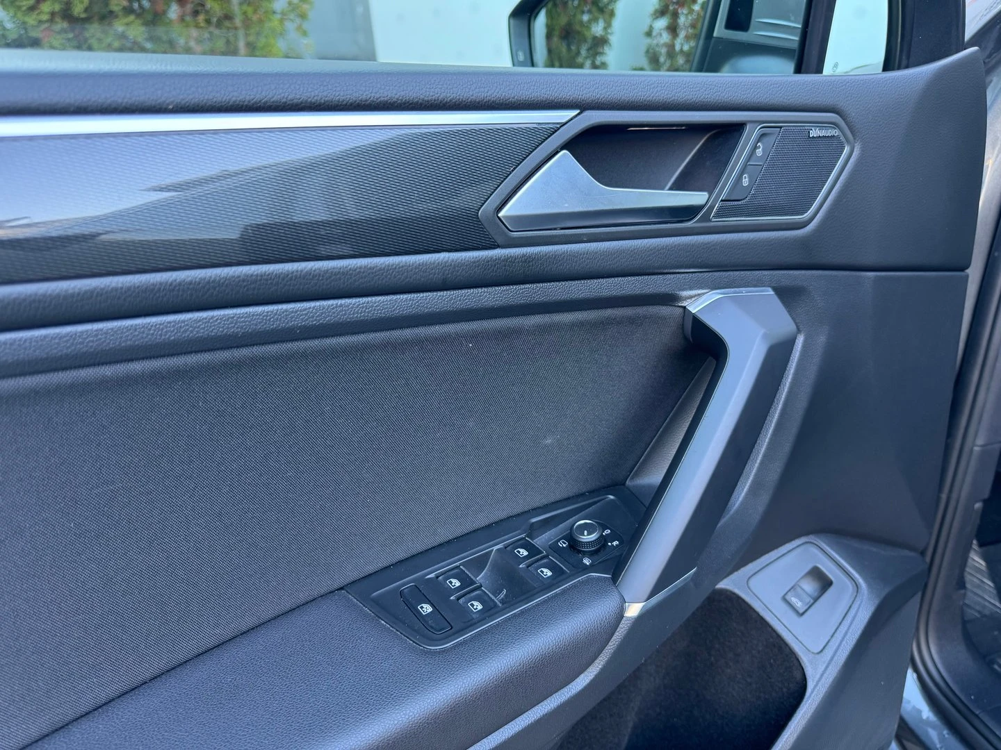 VW Tiguan LWB Highline 2.0TDI 4MOTION BMT - изображение 6