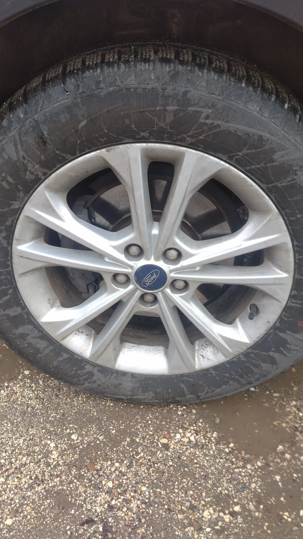 Ford Kuga  - изображение 4