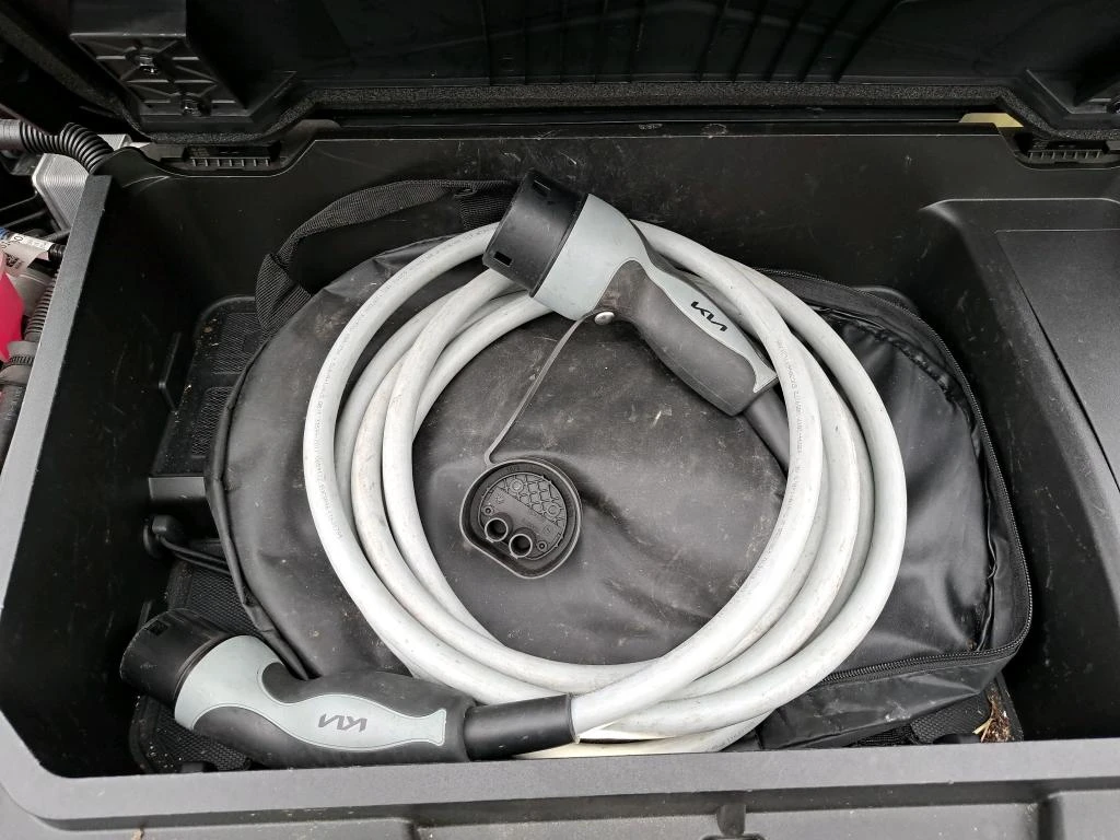 Kia Niro Design, снимка 11 - Автомобили и джипове - 54064144