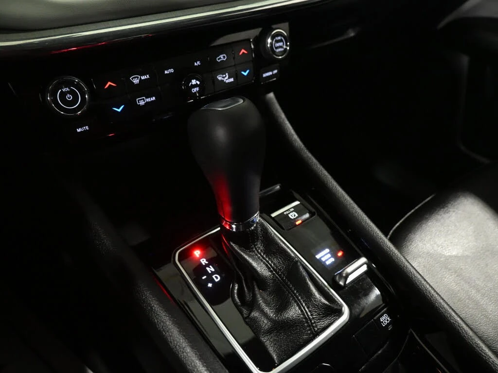 Jeep Compass * АвтоКредит * (ЦЕНА ДО БГ), снимка 16 - Автомобили и джипове - 54080528