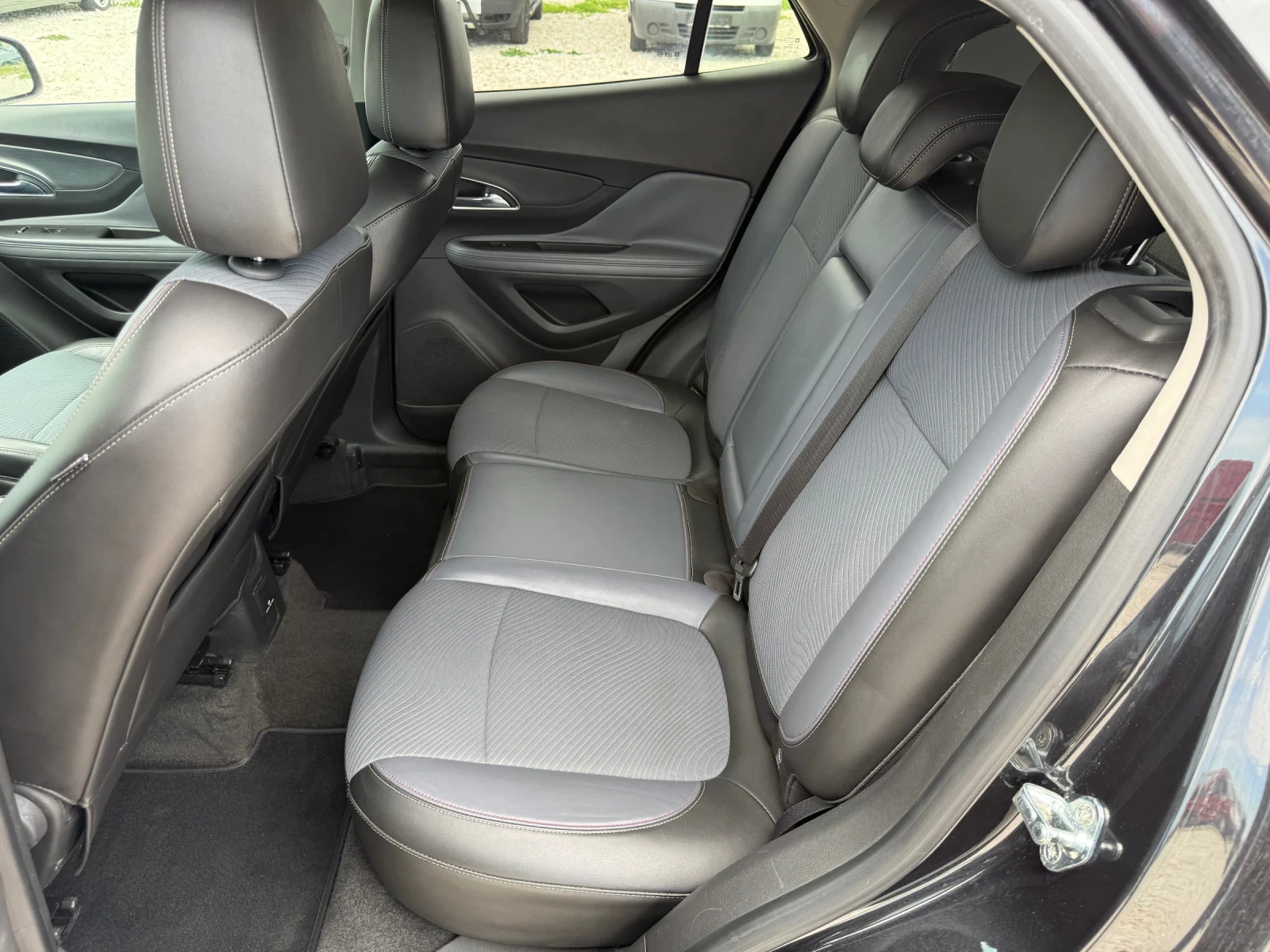 Opel Mokka 1.7 CDTi / AVTOMAT / COSMO / KOJA / NAVI / CAMERA, снимка 12 - Автомобили и джипове - 54487764