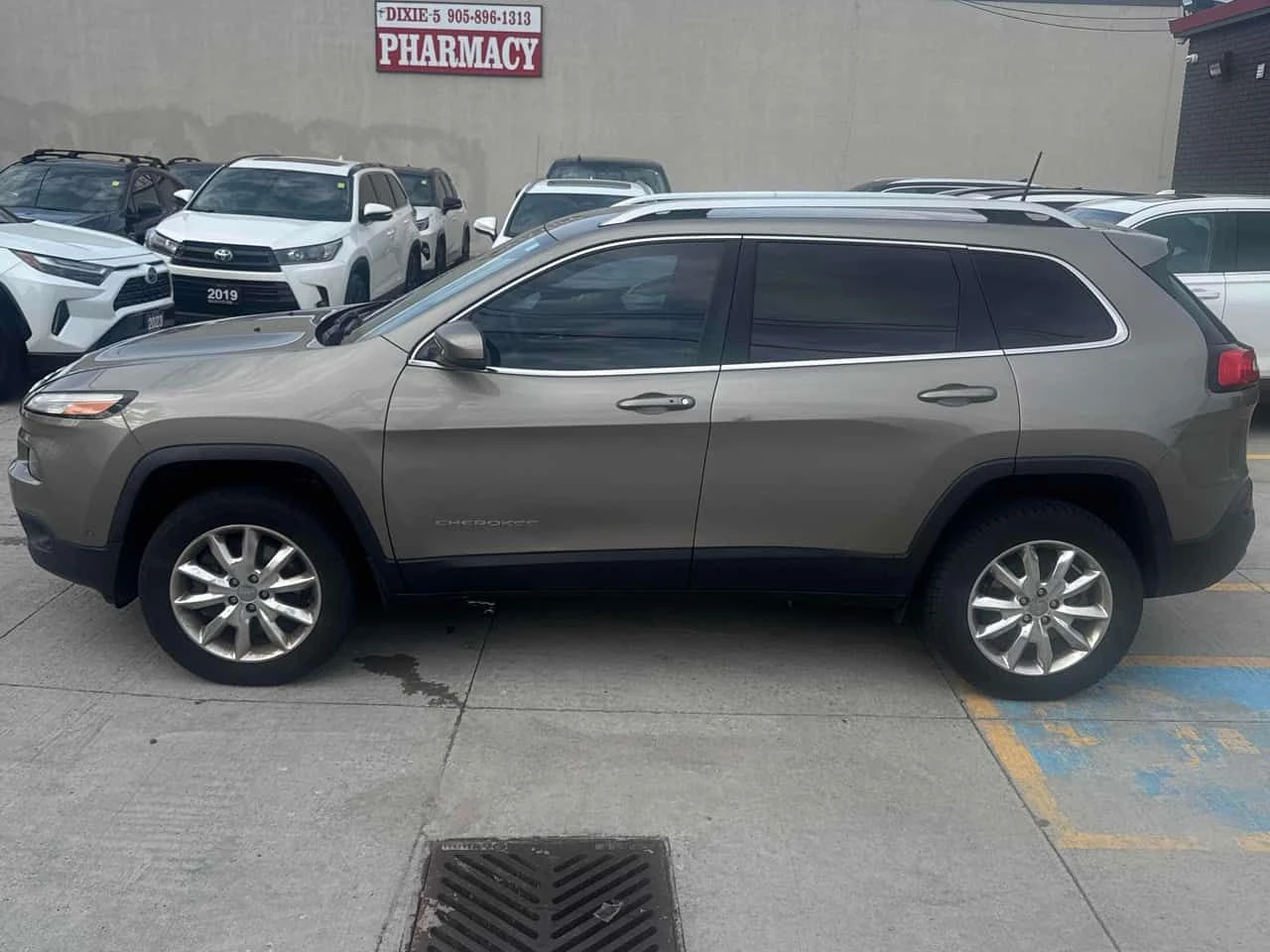 Jeep Cherokee * Limited * АВТОКРЕДИТ БЕЗ ПЪРВОНАЧАЛНА ВНОСКА* , снимка 2 - Автомобили и джипове - 54903517