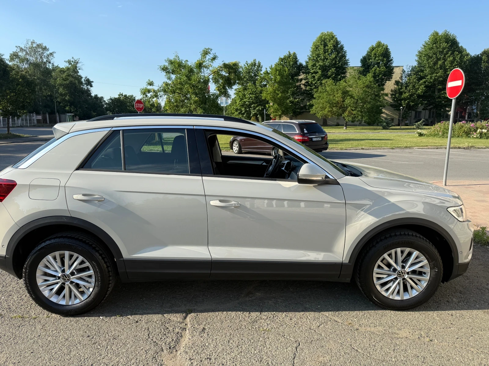 VW T-Roc, снимка 2 - Автомобили и джипове - 55043577