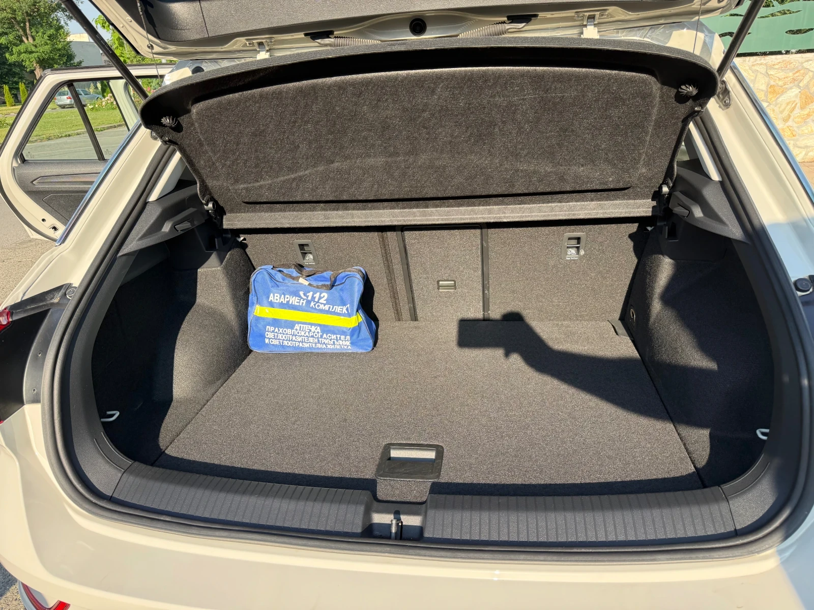 VW T-Roc, снимка 7 - Автомобили и джипове - 55043577