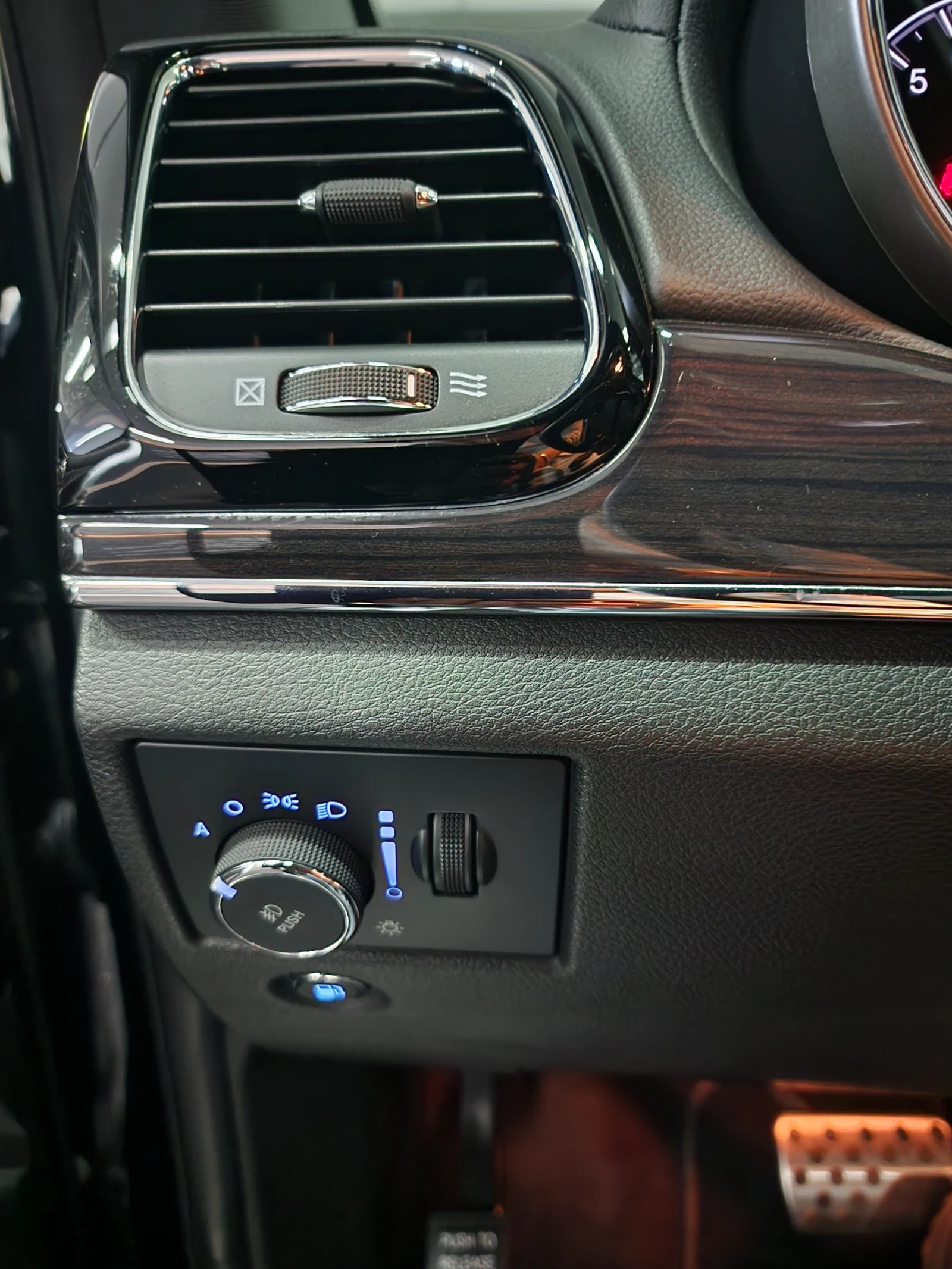 Jeep Grand cherokee OVERLAND ОЧАКВАН ВНОС 72000км. ВИДЕО, снимка 10 - Автомобили и джипове - 55666919