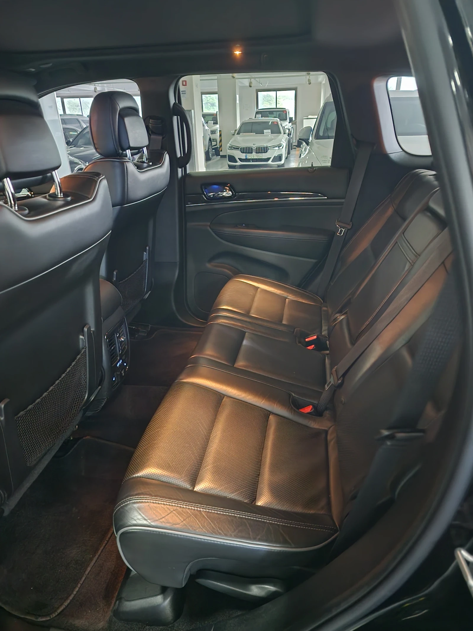 Jeep Grand cherokee OVERLAND ОЧАКВАН ВНОС 72000км. ВИДЕО, снимка 14 - Автомобили и джипове - 55666919