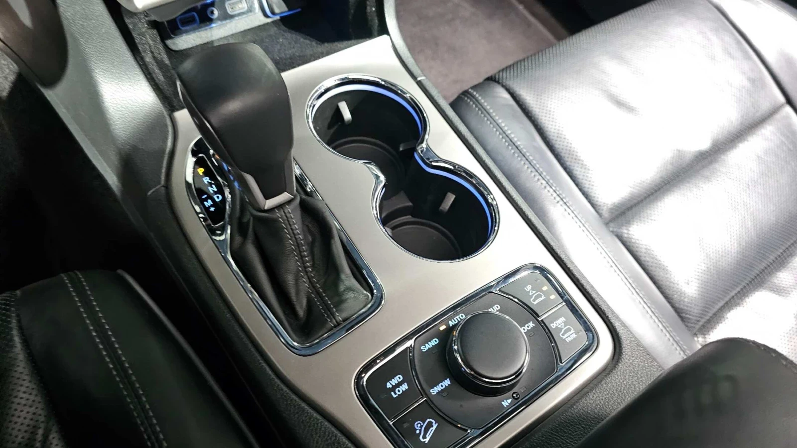 Jeep Grand cherokee OVERLAND ������� ���� 72000��. ����� | Mobile.bg � ����������� 13