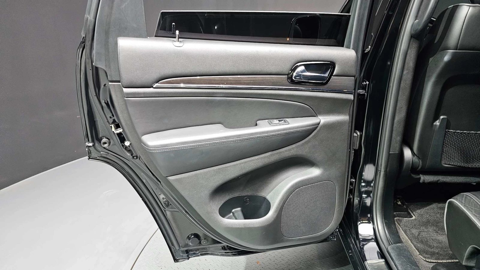 Jeep Grand cherokee OVERLAND ������� ���� 72000��. ����� | Mobile.bg � ����������� 9