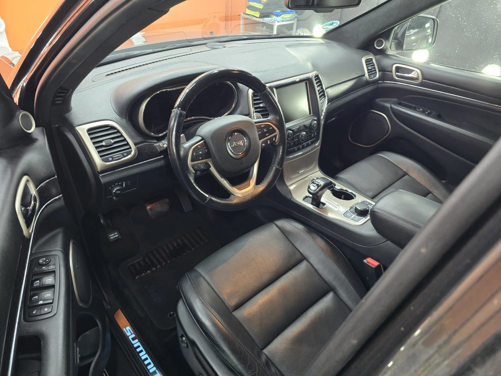 Jeep Grand cherokee  Summit 3.0 CRD V6 | FULL EXTRAS | , снимка 8 - Автомобили и джипове - 56656426
