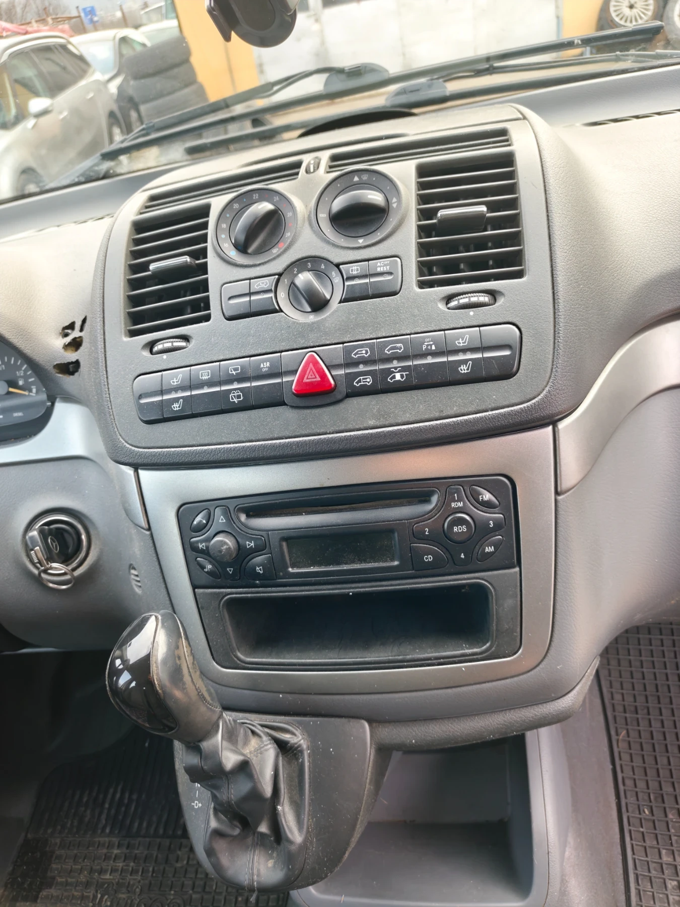 Mercedes-Benz Vito 115cdi, снимка 11 - Бусове и автобуси - 52084657