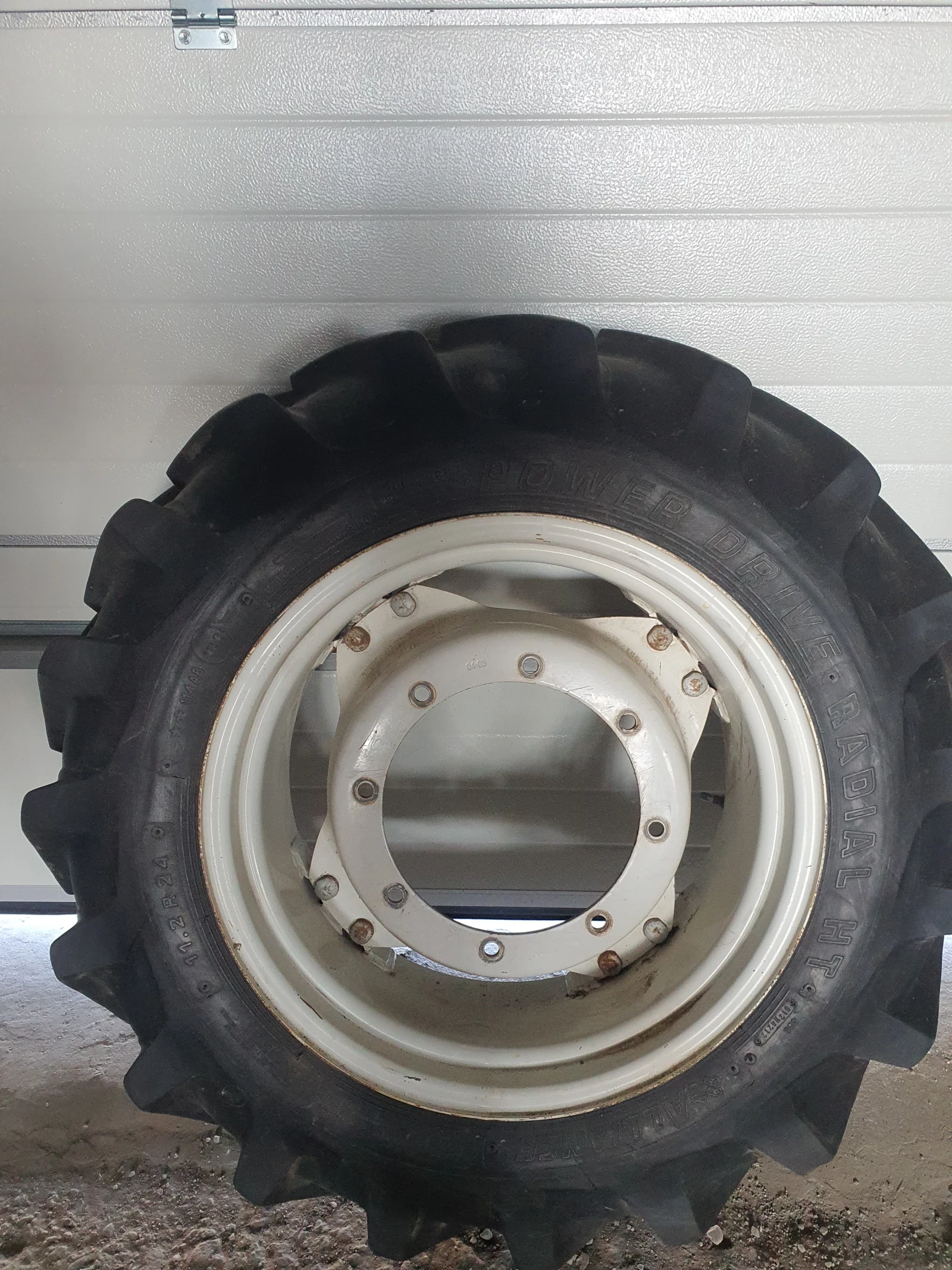 ���� � ������ �� ������� New Holland | Mobile.bg � ����������� 3