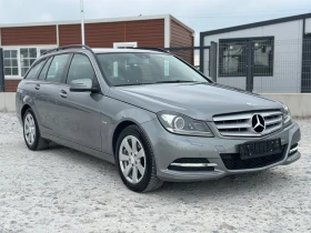 Mercedes-Benz 220, снимка 1