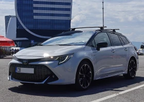 Обява за продажба на Toyota Corolla Hybrid 2.0 GR в ГАРАНЦИЯ! ДВА КОМПЛЕКТА ГУМИ! ~42 000 лв. - изображение 1