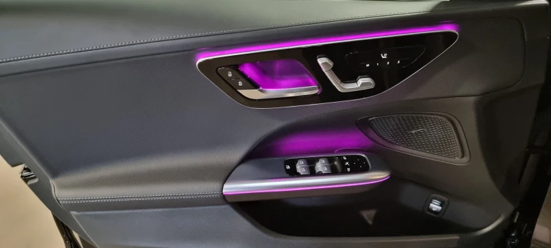 Mercedes-Benz C 220 3xAMG 4Matic, KEYLESS, EQ BOOST.Naght Pakage, снимка 11 - Автомобили и джипове - 50868631