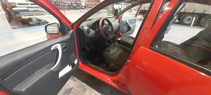 Dacia Sandero, снимка 13 - Автомобили и джипове - 47953413