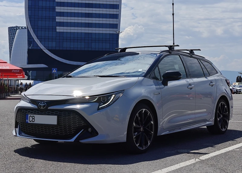 Toyota Corolla Hybrid 2.0 GR в ГАРАНЦИЯ! ДВА КОМПЛЕКТА ГУМИ!, снимка 5 - Автомобили и джипове - 52368329