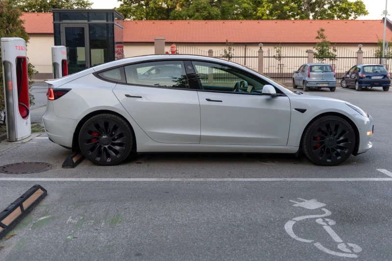 Tesla Model 3 Performance, снимка 3 - Автомобили и джипове - 52555888
