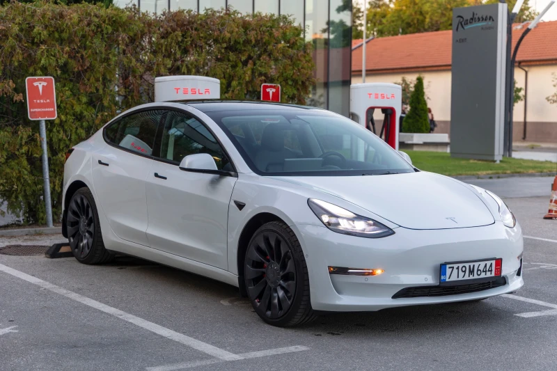 Tesla Model 3 Performance, снимка 2 - Автомобили и джипове - 52555888