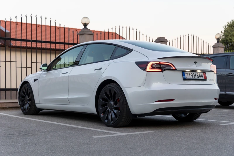 Tesla Model 3 Performance, снимка 6 - Автомобили и джипове - 52555888