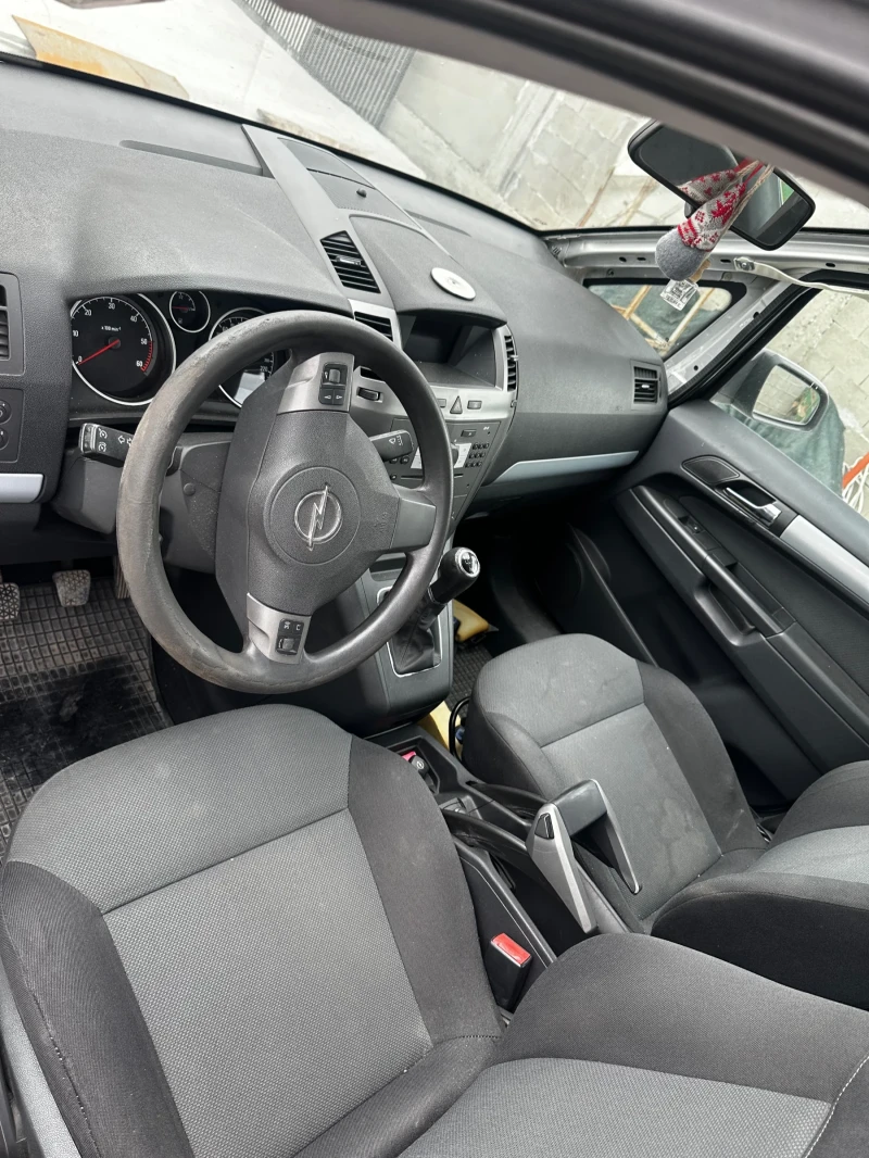 Opel Zafira 1.9, снимка 8 - Автомобили и джипове - 51647906