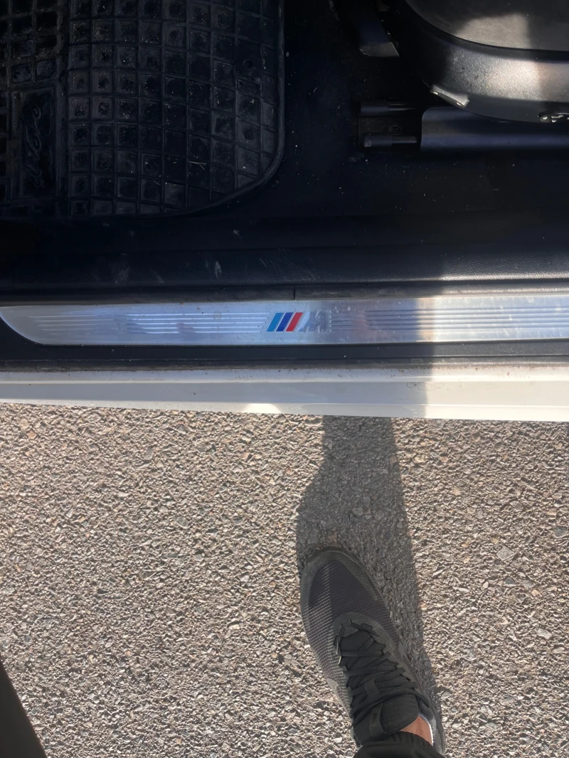 BMW 330 245кс N57 LCI, снимка 8 - Автомобили и джипове - 52545375