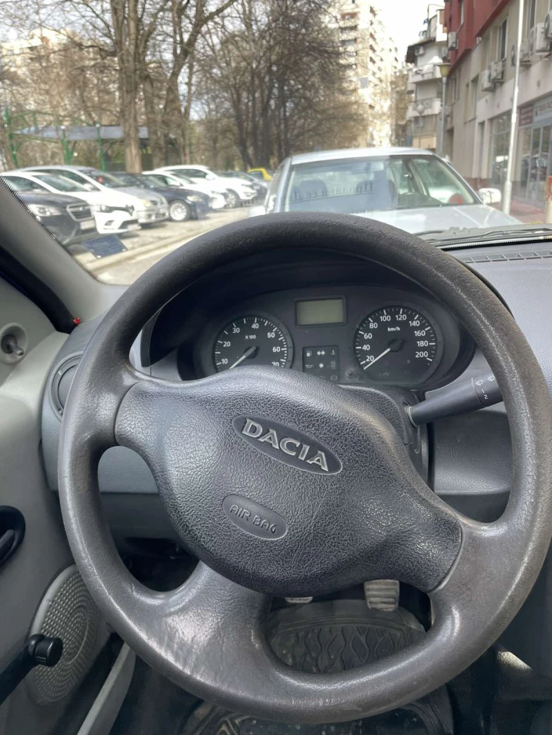 Dacia Logan, снимка 11 - Автомобили и джипове - 53520194