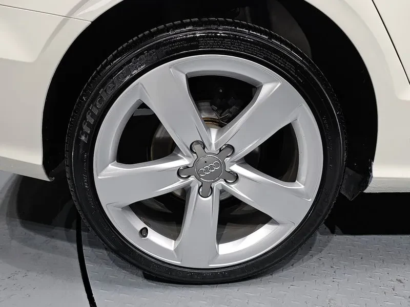 Audi A3 1.6 TDI, снимка 10 - Автомобили и джипове - 54971456