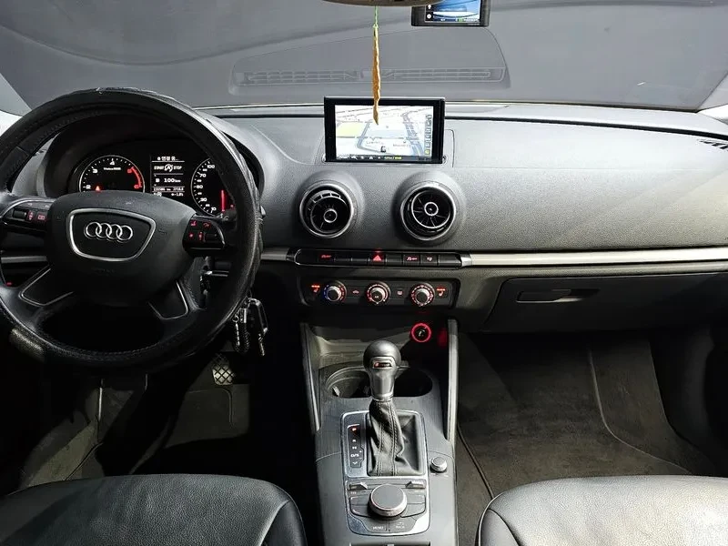 Audi A3 1.6 TDI, снимка 14 - Автомобили и джипове - 54971456