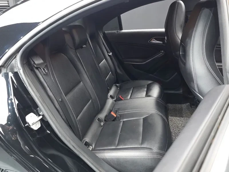 Mercedes-Benz CLA 200D 4Matic, снимка 12 - Автомобили и джипове - 56071912