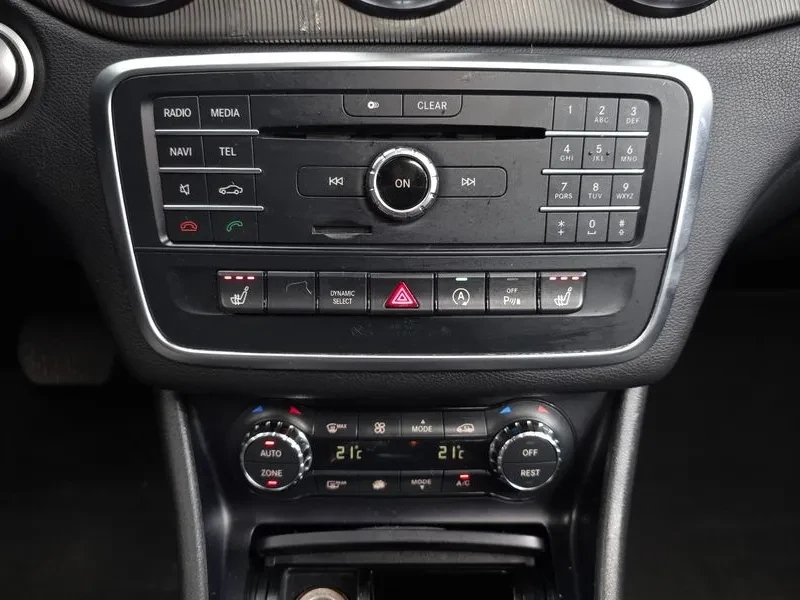 Mercedes-Benz CLA 200D 4Matic, снимка 16 - Автомобили и джипове - 56071912