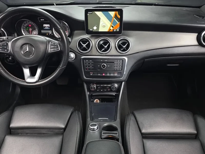 Mercedes-Benz CLA 200D 4Matic, снимка 7 - Автомобили и джипове - 56071912