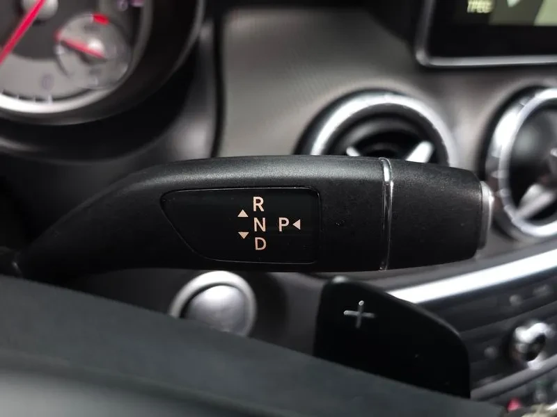 Mercedes-Benz CLA 200D 4Matic, снимка 9 - Автомобили и джипове - 56071912