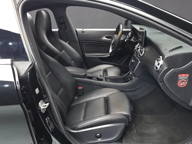 Mercedes-Benz CLA 200D 4Matic, снимка 11 - Автомобили и джипове - 56071912