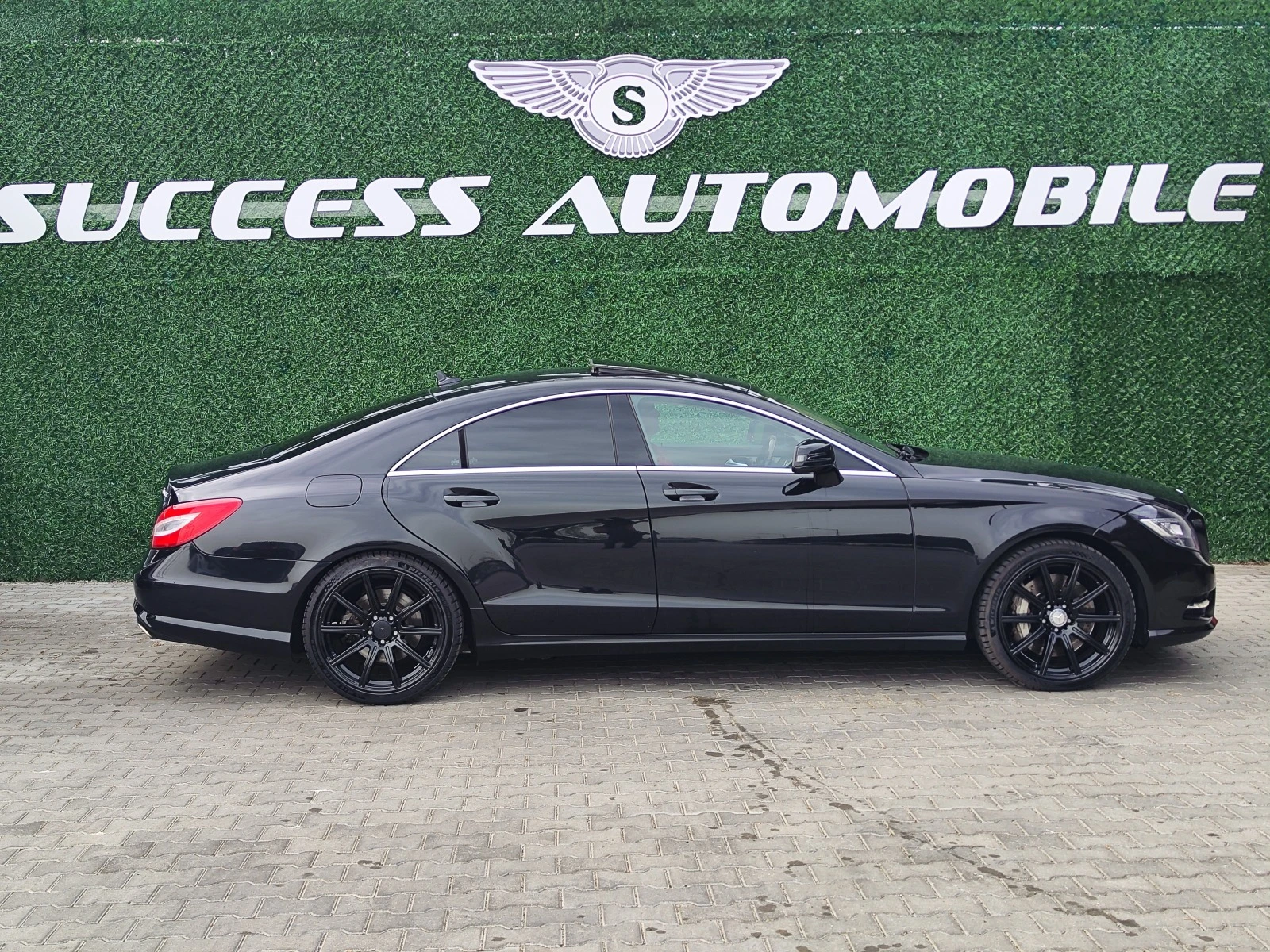 Mercedes-Benz CLS 500 AMG* DESIGNO* PODGREV* OBDUH* ALCANTAR* DISTR* LIZ - изображение 3